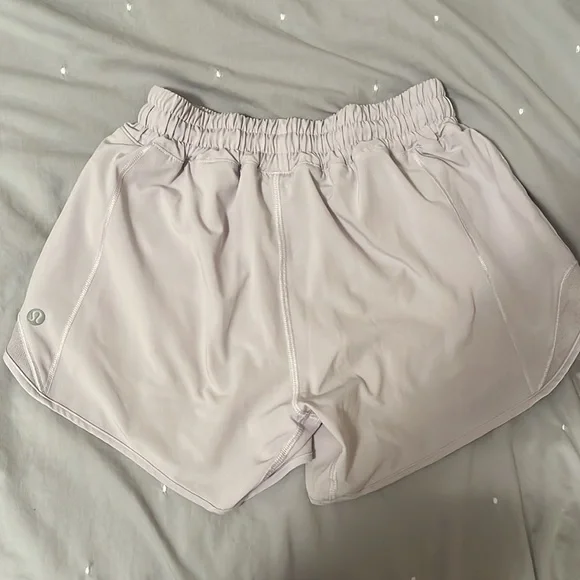 RARE Lululemon lavender dew hotty hot short